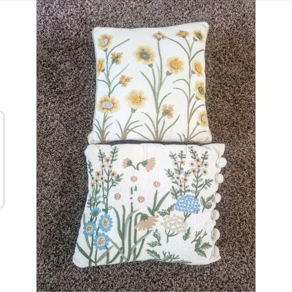 Pier 1 Other - Set of 2 floral pier 1 pillows